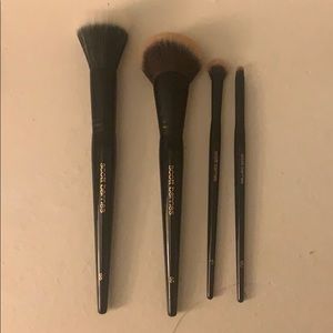 Scott Barnes brushes 60, 61, 65, 68